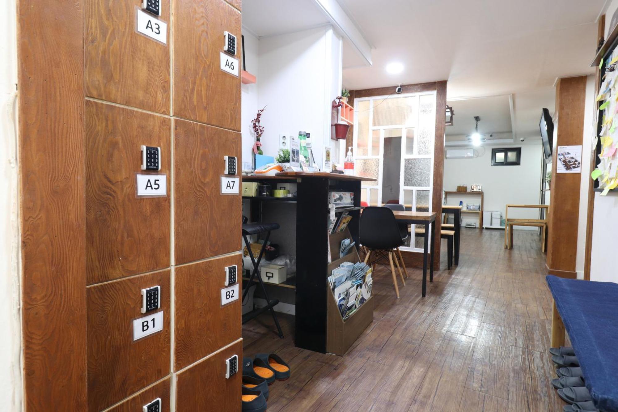 Just4U Guesthouse โซล ภายนอก รูปภาพ