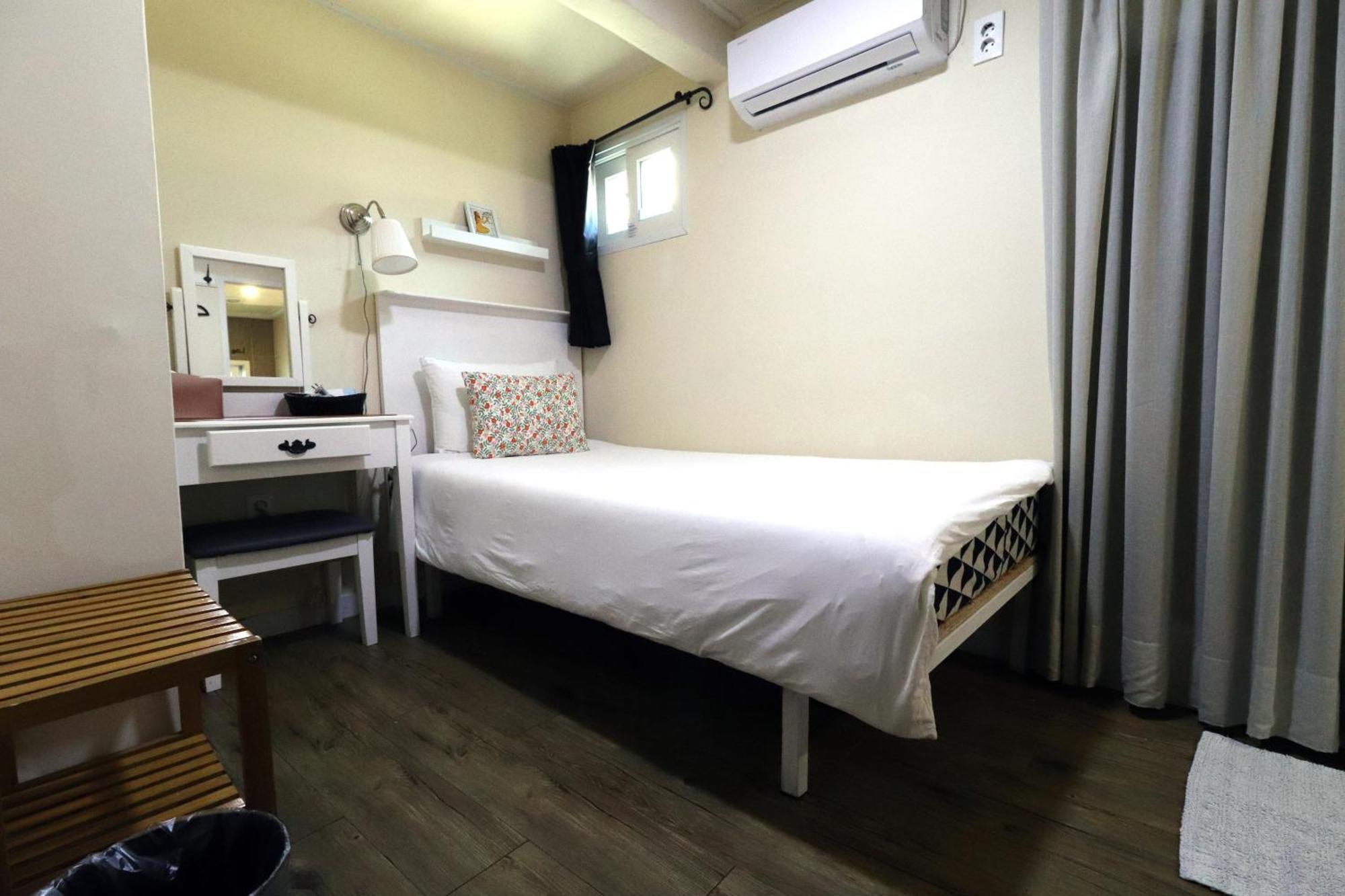 Just4U Guesthouse โซล ภายนอก รูปภาพ